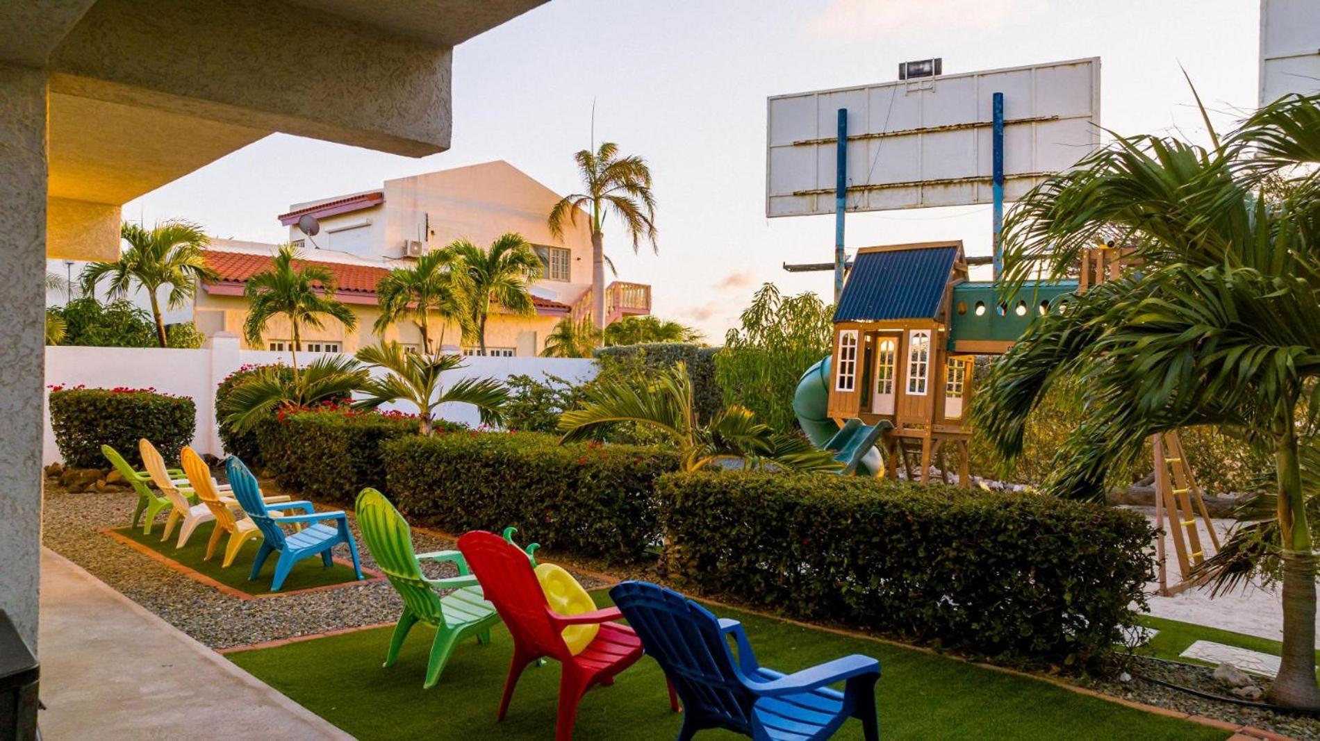 Koyari Modern Condos 9Br 7Ba Sleeps 26 W/ Pool And Roof Deck شاطئ بالم المظهر الخارجي الصورة