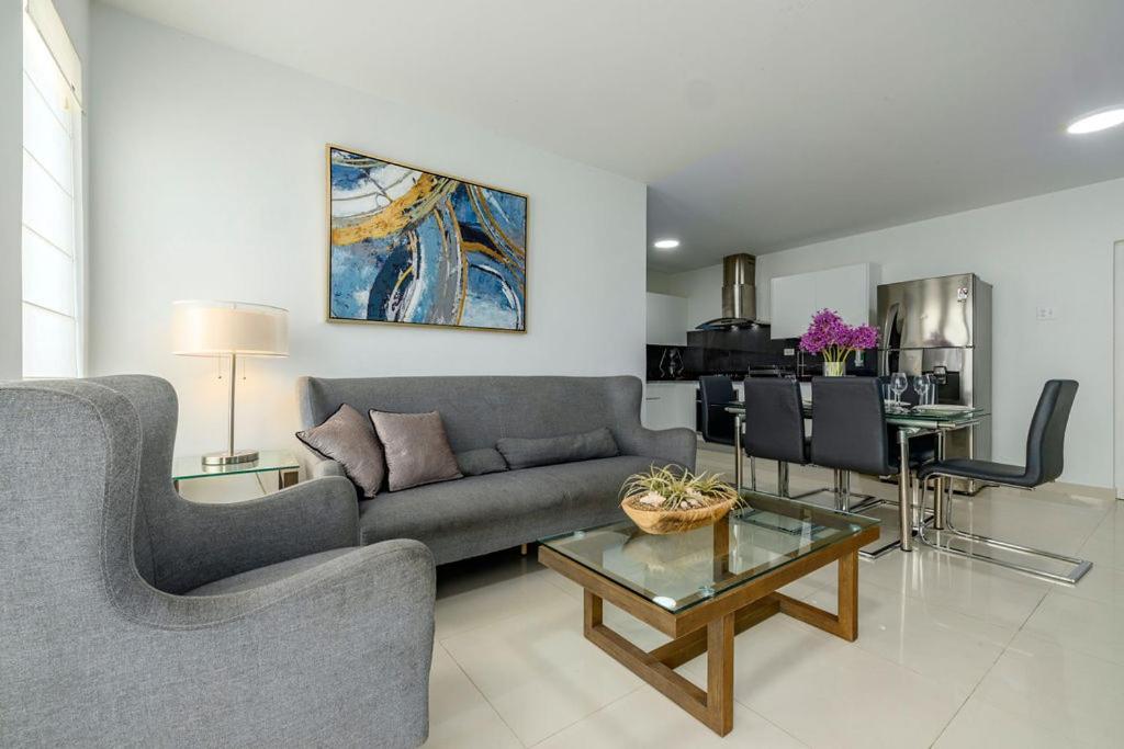 Koyari Modern Condos 9Br 7Ba Sleeps 26 W/ Pool And Roof Deck شاطئ بالم المظهر الخارجي الصورة