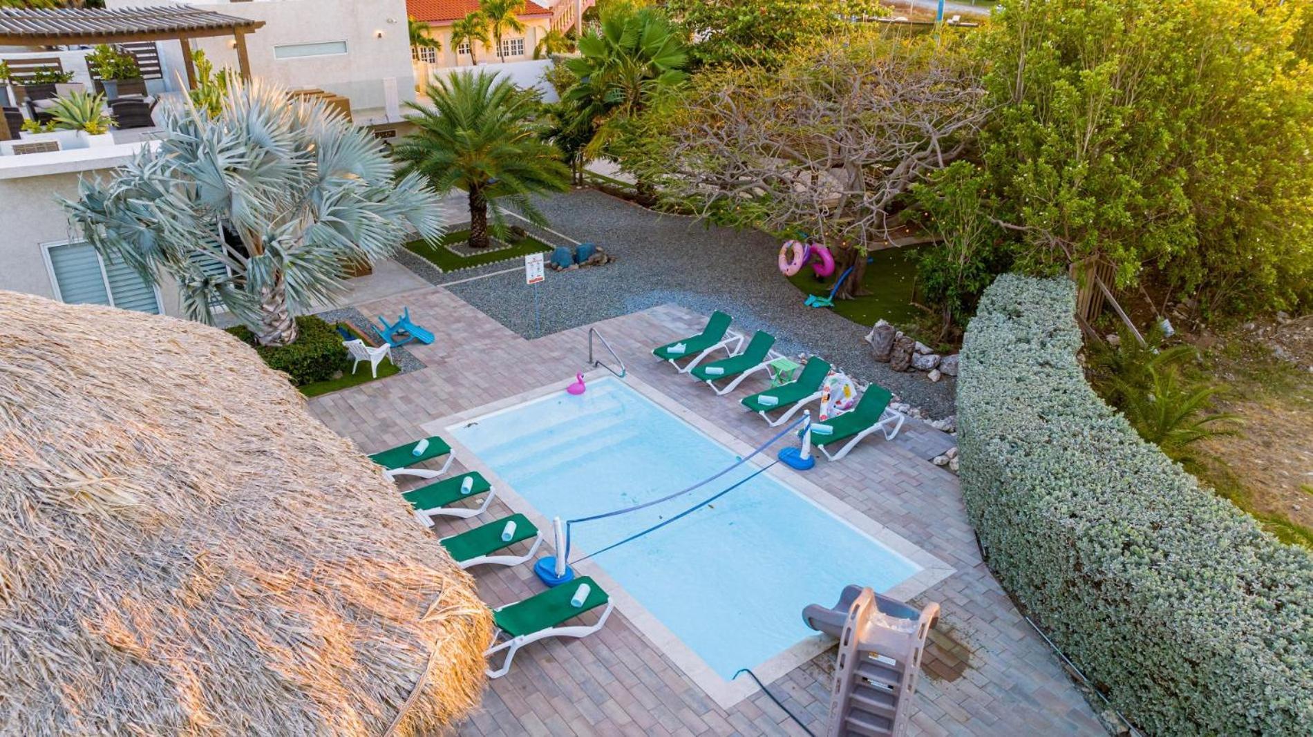 Koyari Modern Condos 9Br 7Ba Sleeps 26 W/ Pool And Roof Deck شاطئ بالم المظهر الخارجي الصورة