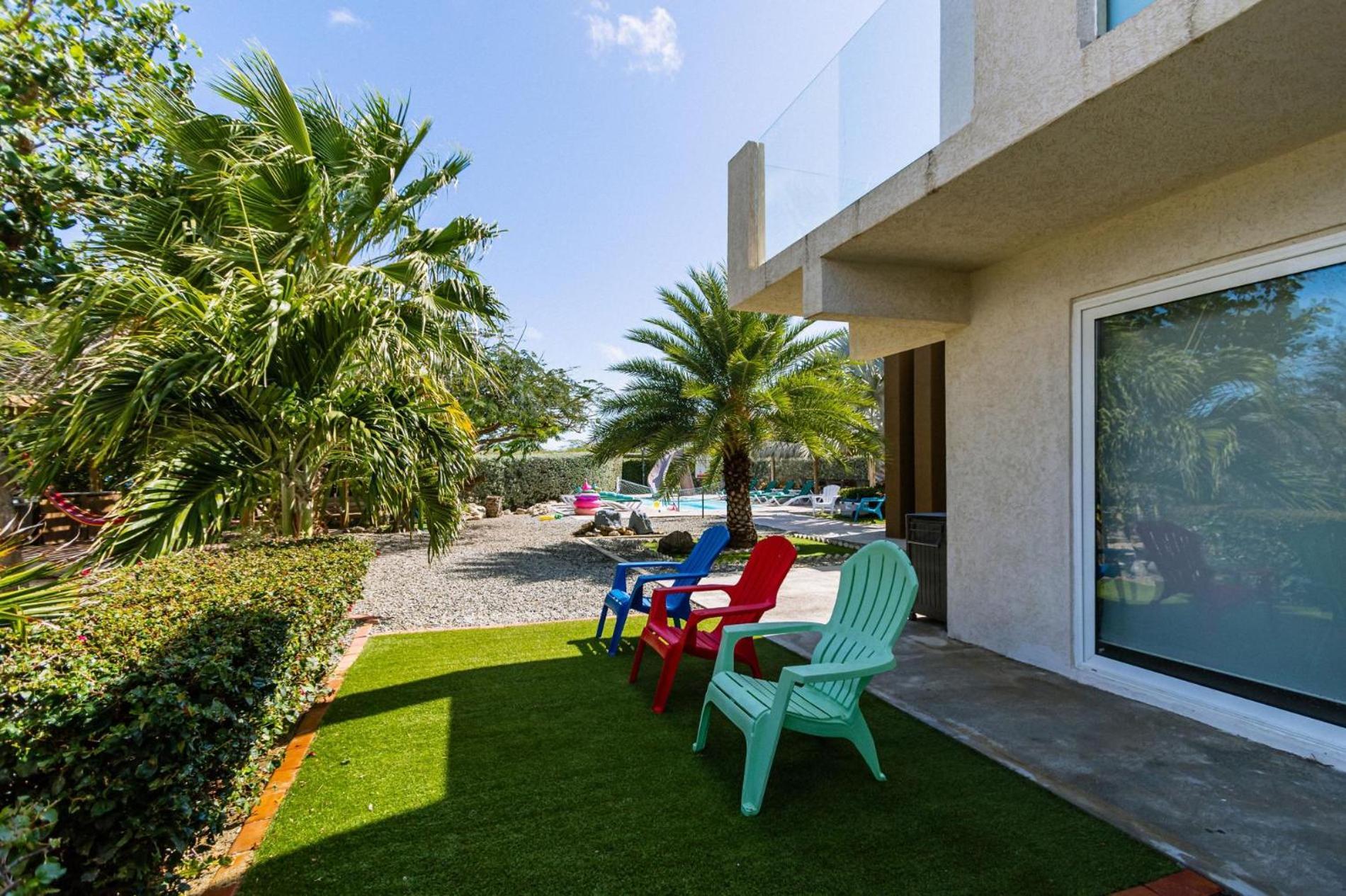 Koyari Modern Condos 9Br 7Ba Sleeps 26 W/ Pool And Roof Deck شاطئ بالم المظهر الخارجي الصورة