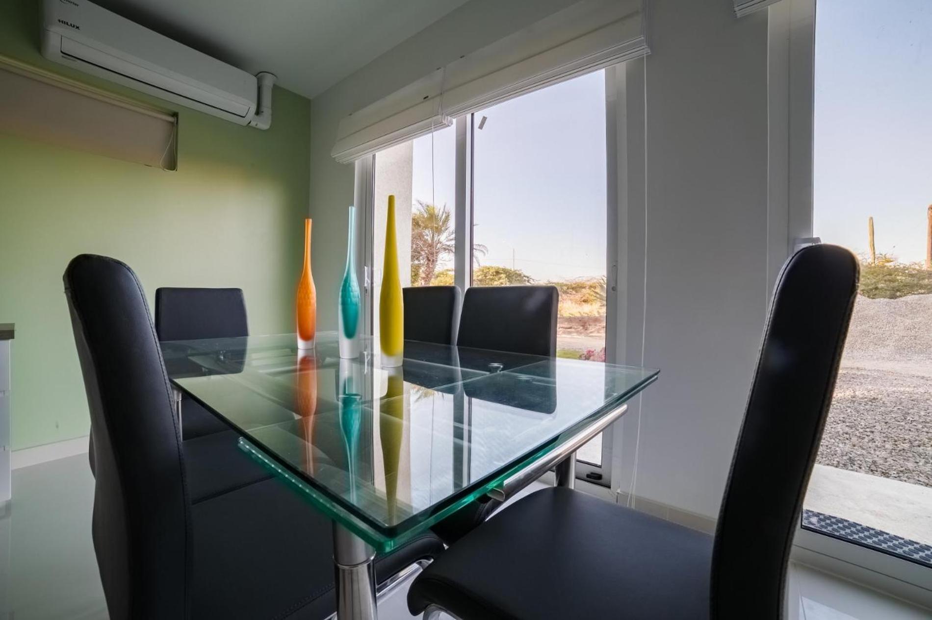 Koyari Modern Condos 9Br 7Ba Sleeps 26 W/ Pool And Roof Deck شاطئ بالم المظهر الخارجي الصورة