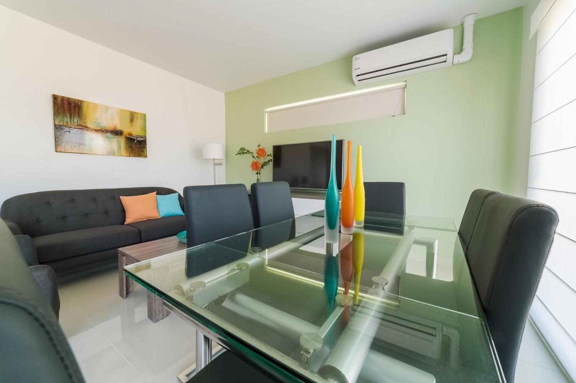 Koyari Modern Condos 9Br 7Ba Sleeps 26 W/ Pool And Roof Deck شاطئ بالم المظهر الخارجي الصورة